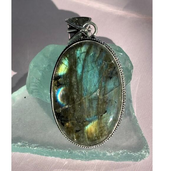 925 Sterling Chunky  Labradorite  Pendant - Picture 1 of 7